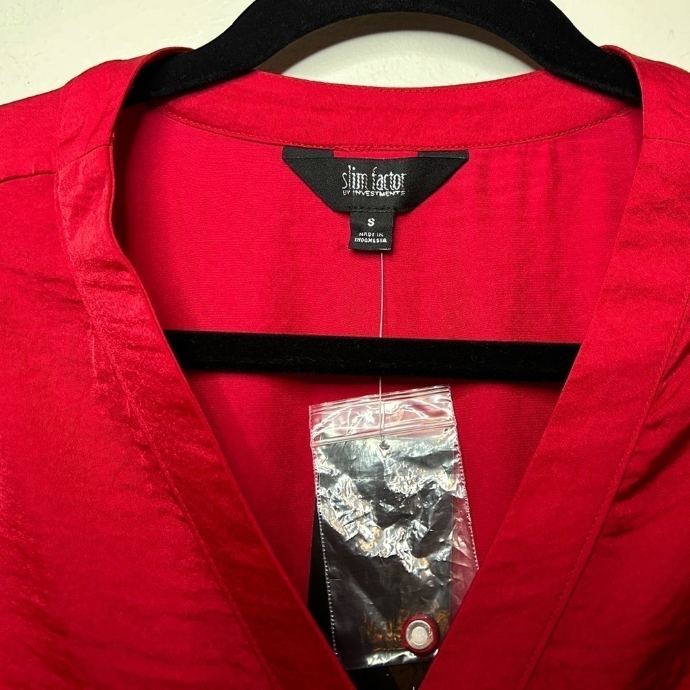 Red Ruffle Sleeve Blouse - Picture 4 of 6